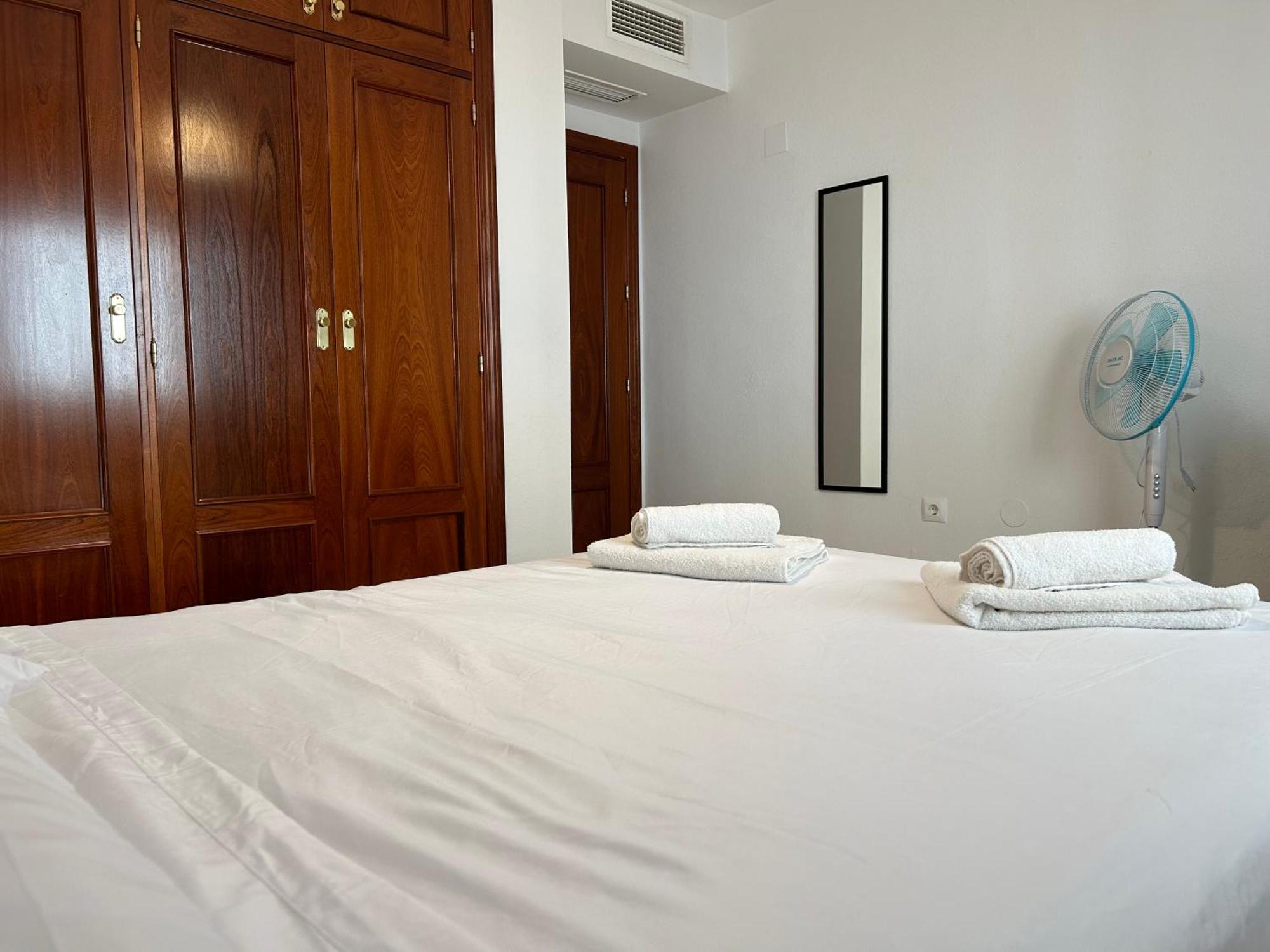 Garden Teatinos, Apartamento Con Piscina Y Ac Малага Екстер'єр фото